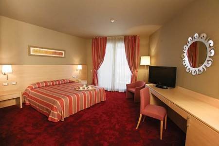 Hotel Manerba Del Garda Resort S Bazénem – Moniga Del Garda