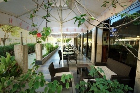 Poseidon Hotel & Apartments