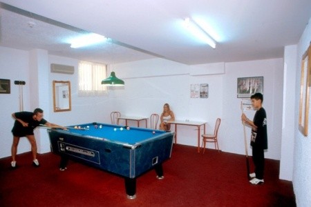 Poseidon Hotel & Apartments