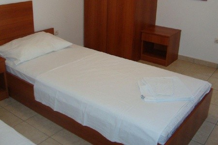 Degenija – Starigrad