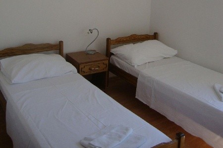 Degenija – Starigrad