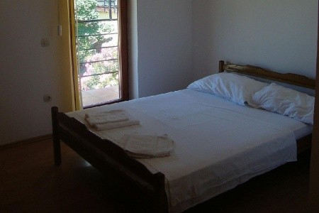 Degenija – Starigrad