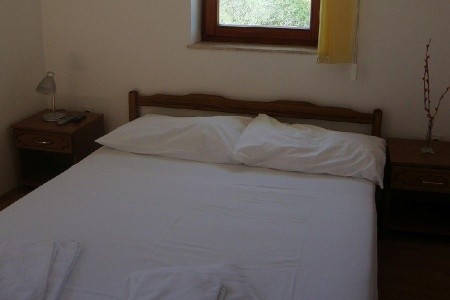 Degenija – Starigrad