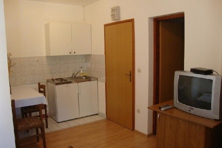 Degenija – Starigrad