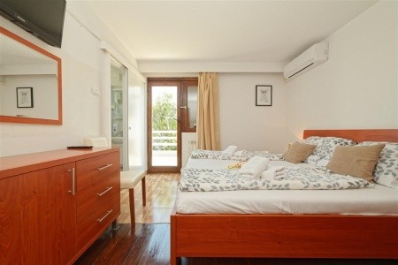 Apartments Tanushaj