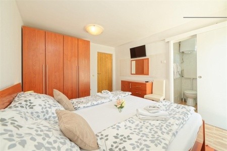 Apartments Tanushaj