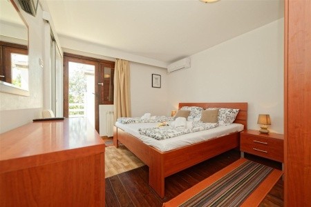 Apartments Tanushaj