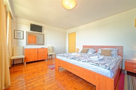 Apartments Tanushaj