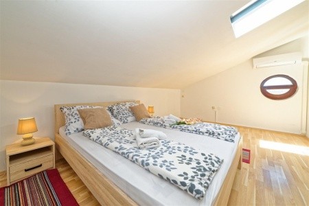 Apartments Tanushaj