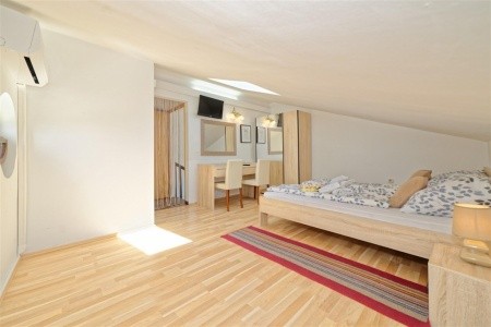 Apartments Tanushaj