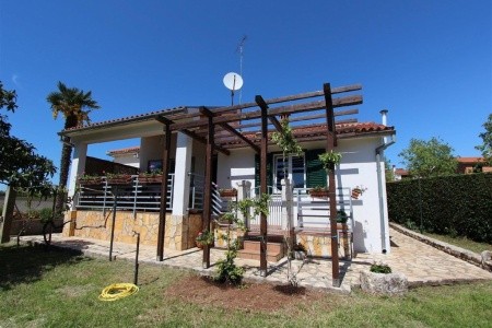 Holiday House Flego