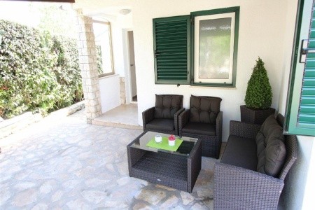 Holiday House Flego