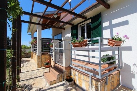 Holiday House Flego