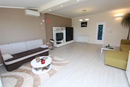 Holiday House Flego