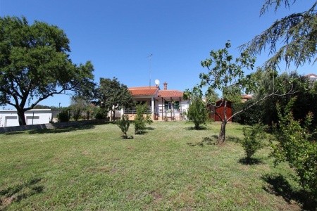 Holiday House Flego