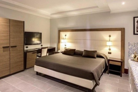 Hotel The Strand