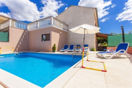 Holiday House Marija