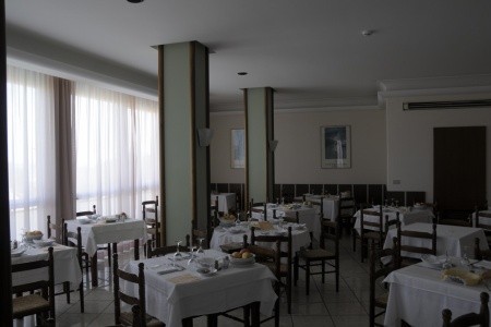 Hotel Gabbiano 3* S Bazénem Pig– Senigallia