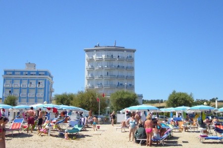 Hotel Gabbiano 3* S Bazénem Pig– Senigallia