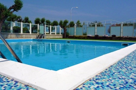 Hotel Gabbiano 3* S Bazénem Pig– Senigallia