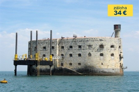 K pevnosti Boyard a vinicím Bordeaux letecky