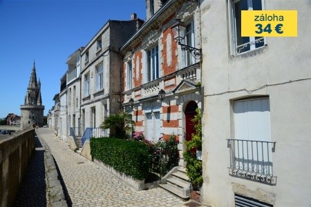 K pevnosti Boyard a vinicím Bordeaux letecky
