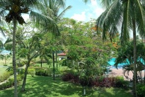 Holiday Villa Beach Resort