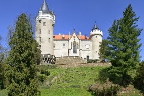 Zámok Žleby