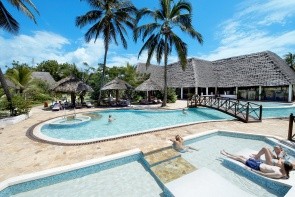 Uroa Bay Beach Resort